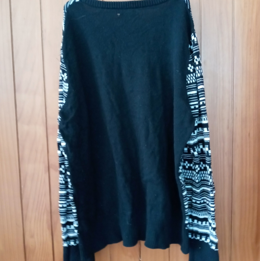 Sweater - Picture 2 of 3